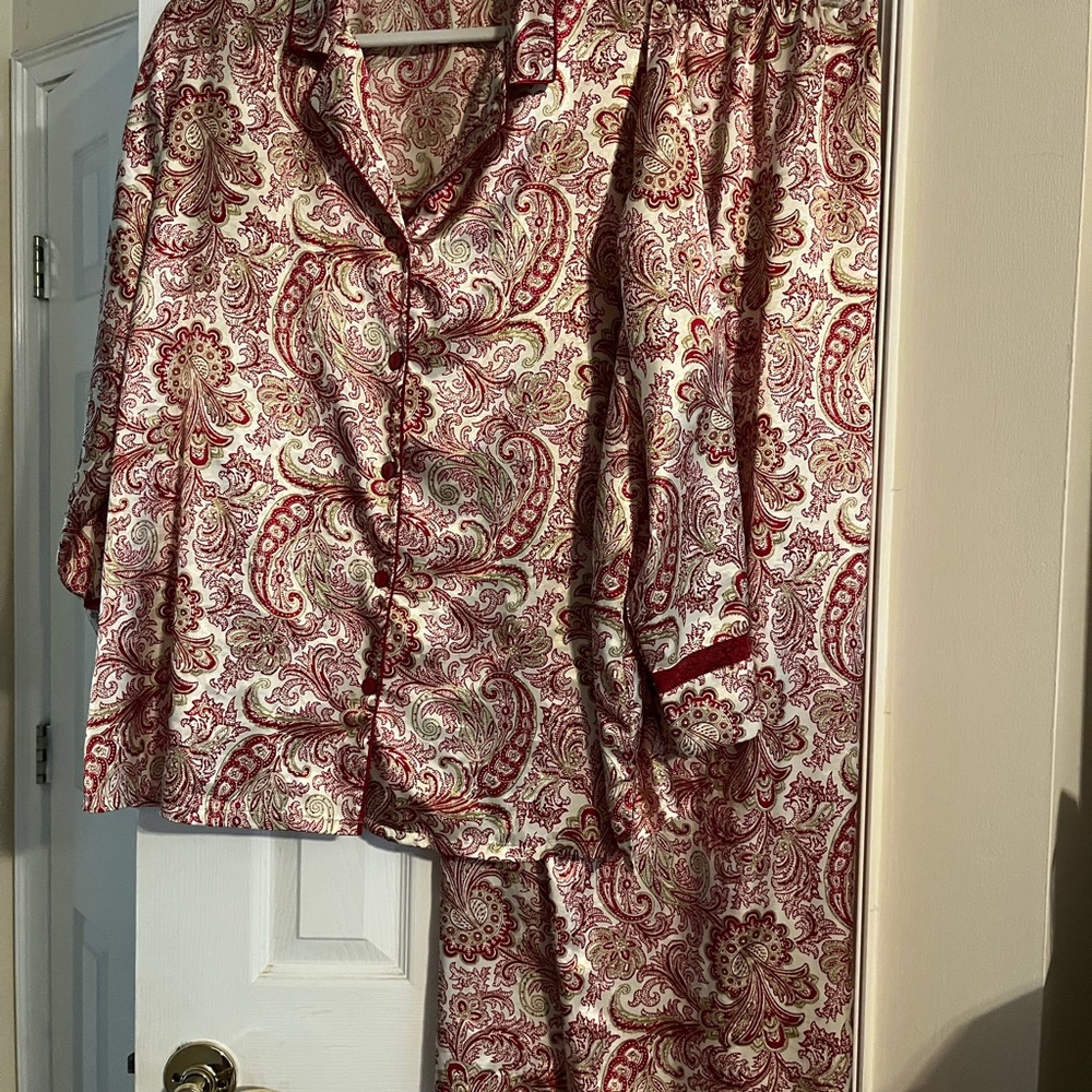 Thalia Sodi Red and Gold Paisley Pajama Set